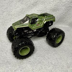 Hot Wheels Monster Jam Diecast 1:64 Soldier Fortune Dark Green Digital Camo